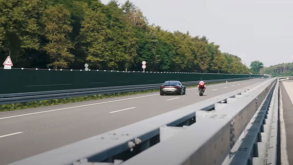 Ducati vs Audi drag race